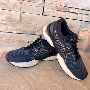 Women’s ASICS Gel-Nimbus 22 Flyte Foam Navy size 7.5